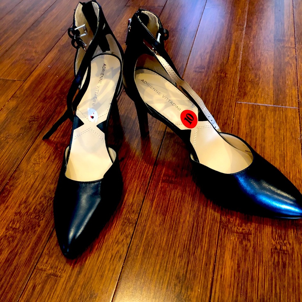Straps black heels